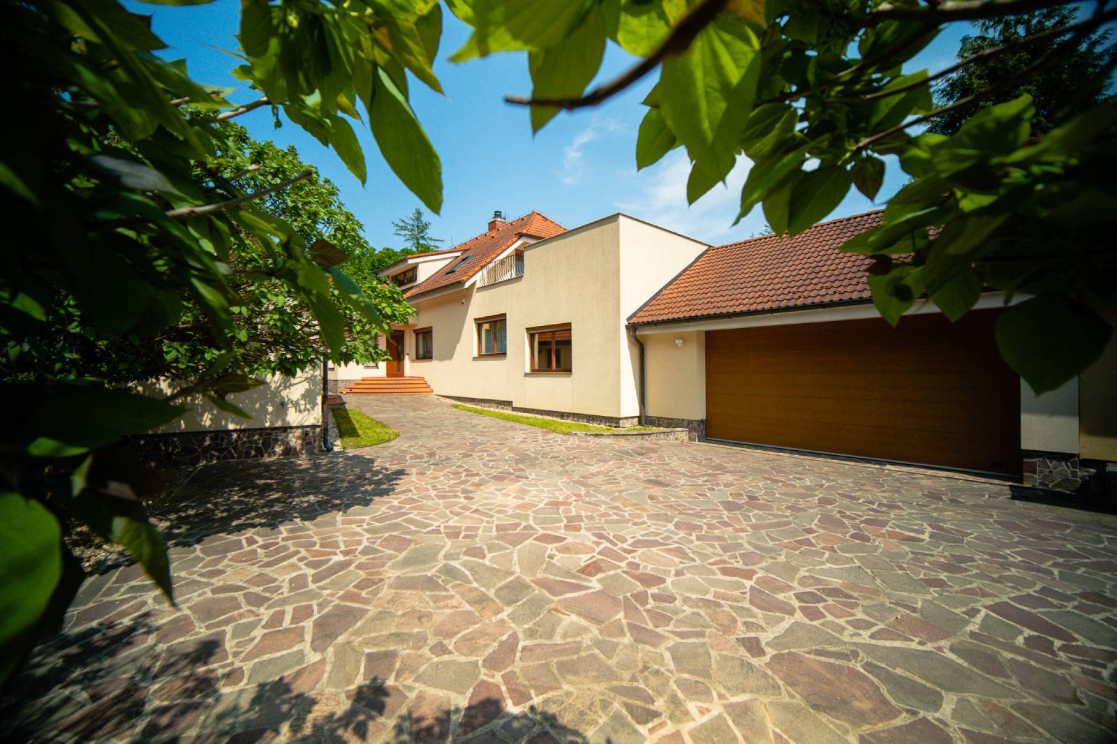 Vila na Lešné – Exteriér