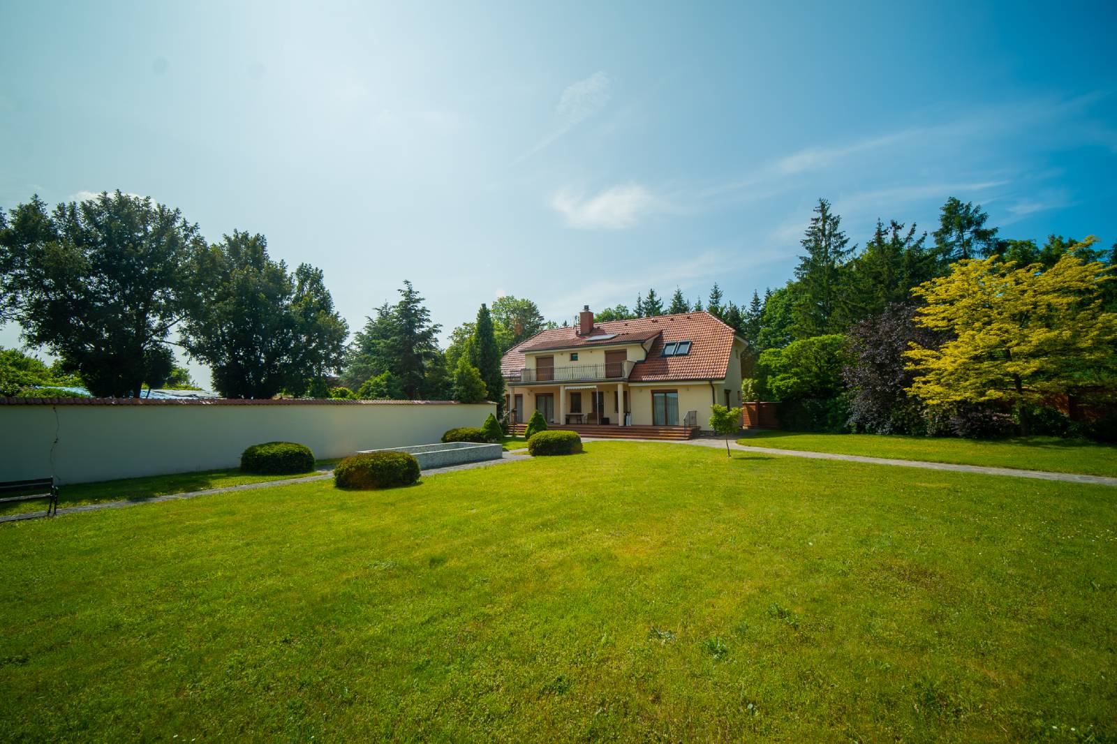 Vila na Lešné – Exteriér