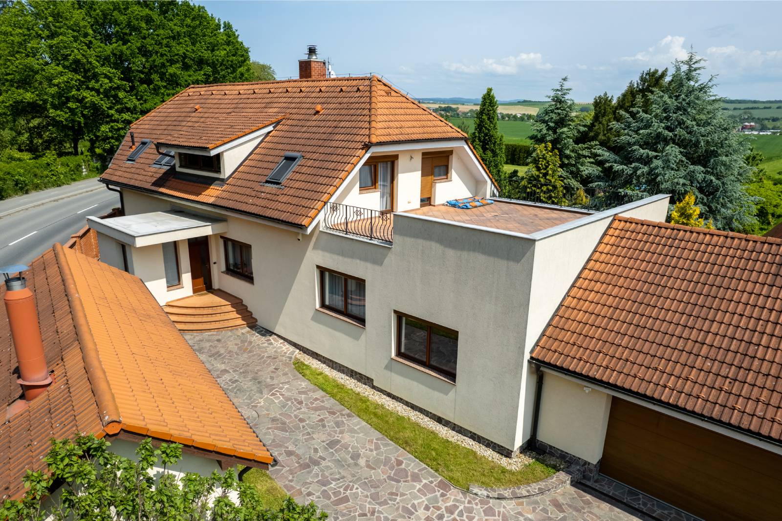 Vila na Lešné – Exteriér